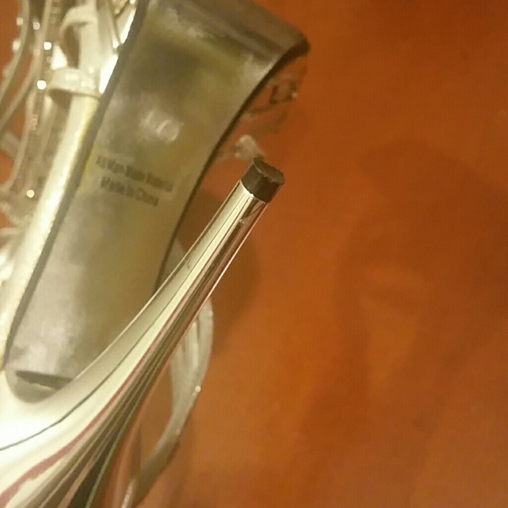 Shoes - Picture 6 of 7